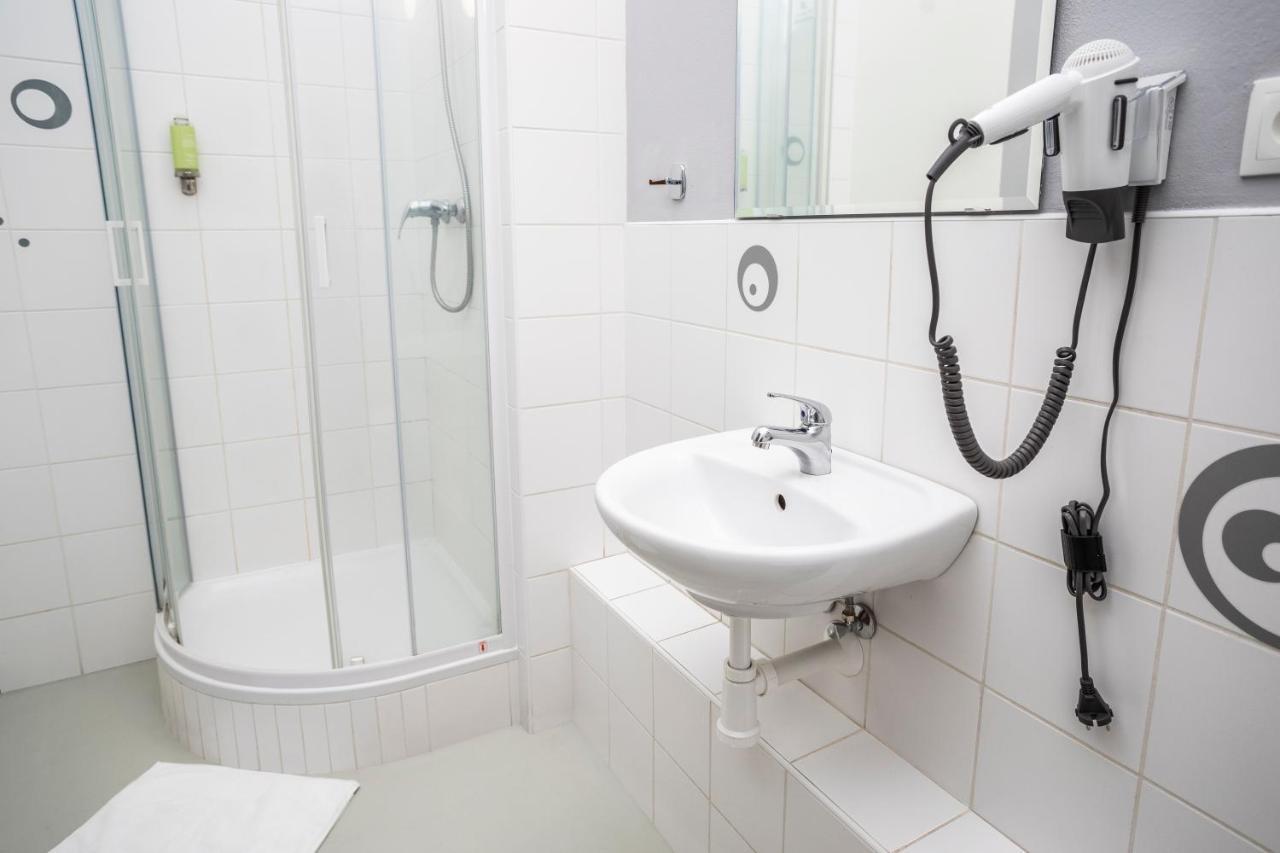 Hotel Vp1 Острава Екстериор снимка