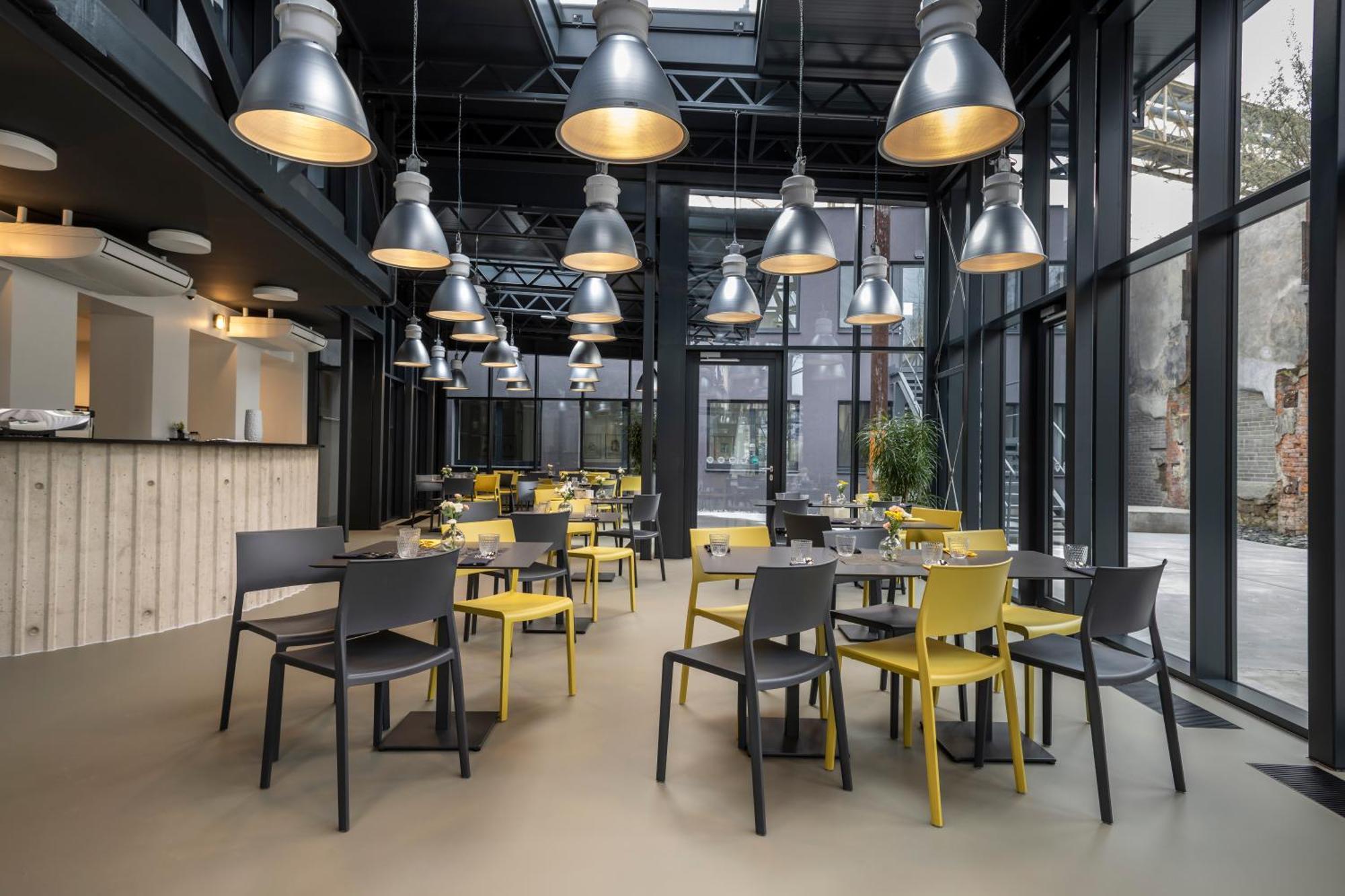 Hotel Vp1 Острава Екстериор снимка